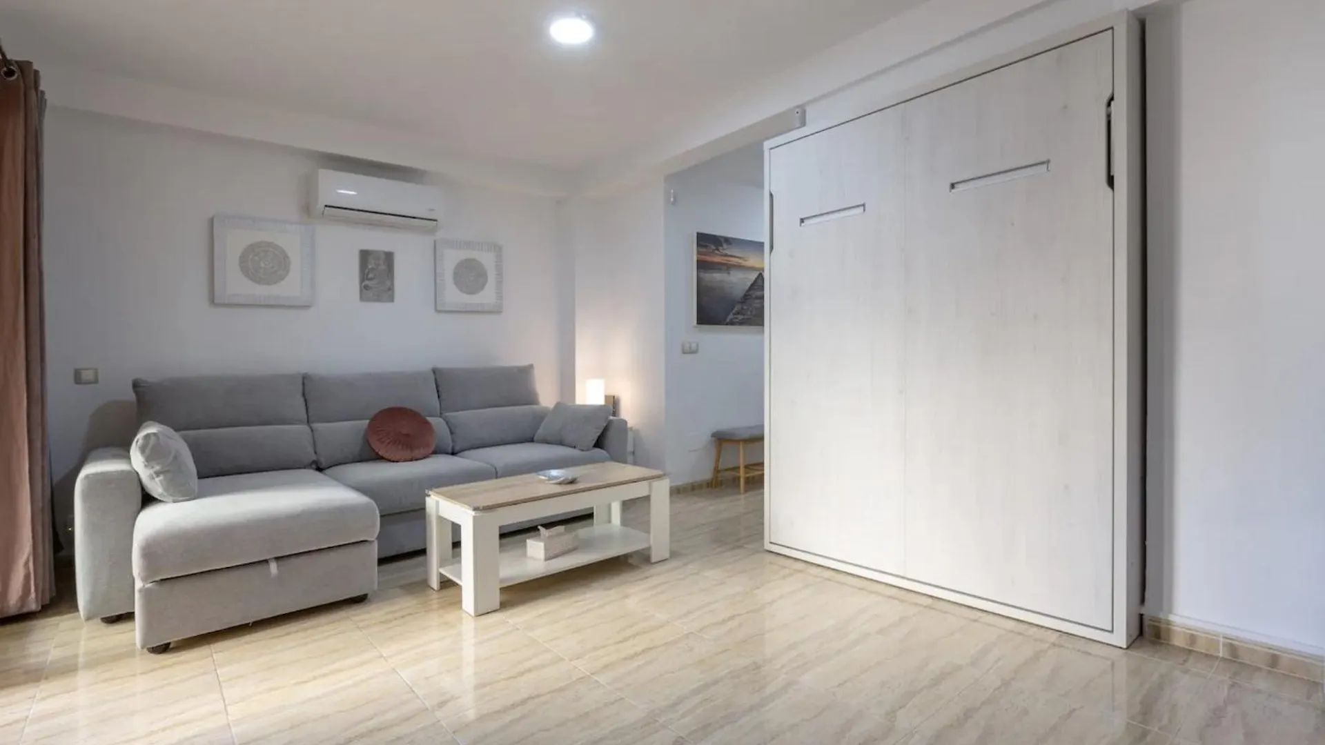 Precioso Estudio En El Centro De Torremolinos Spain